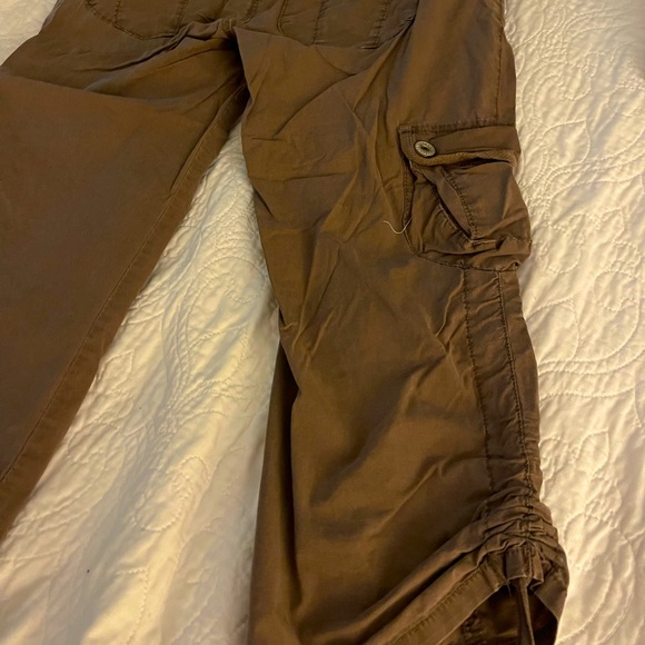 Department of Peace Camo Green-Brown Cargo Capri with cinched string hem Size 7 - Picture 7 of 7